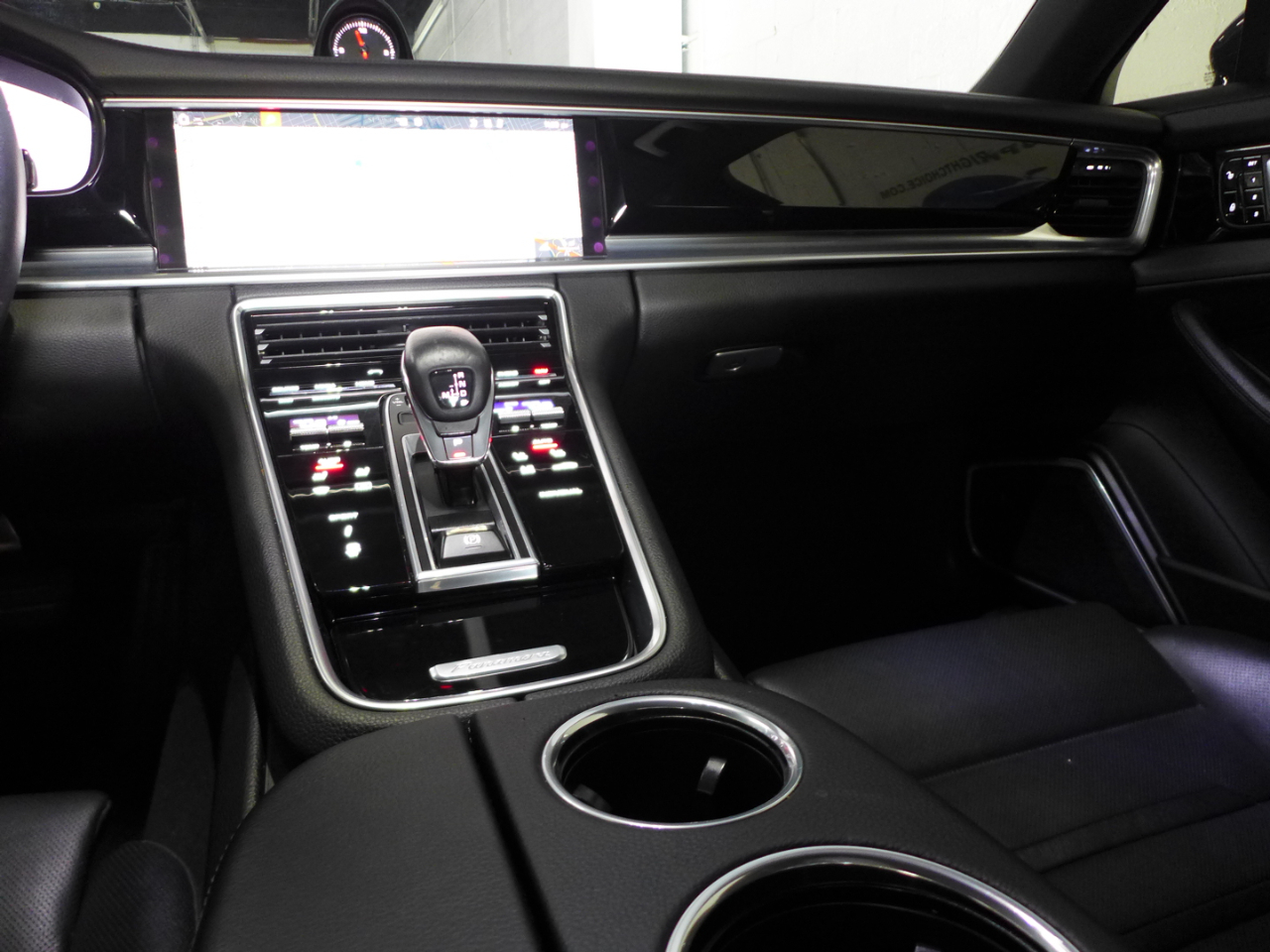 Porsche Panamera 4dr HB 2018