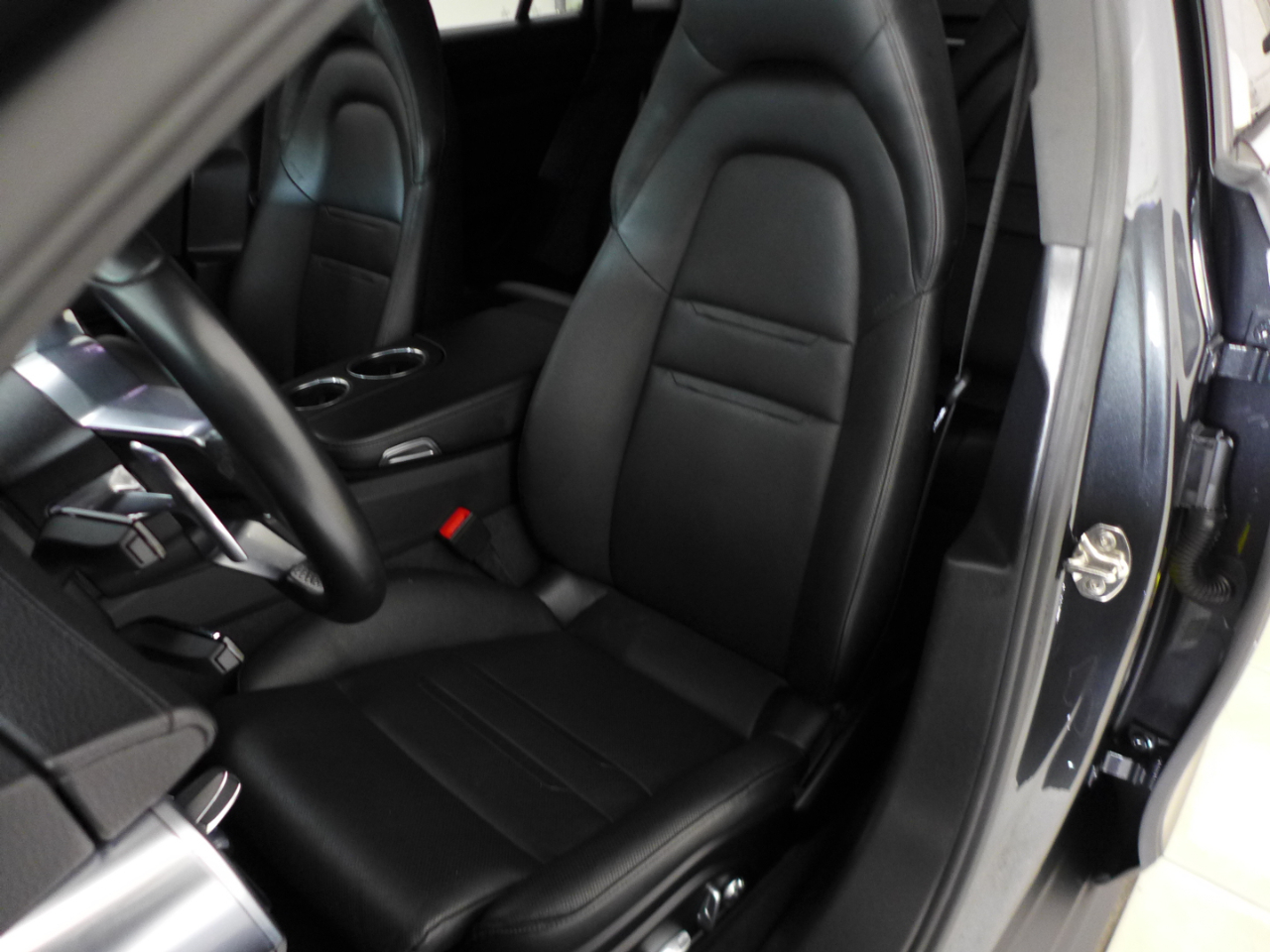 Porsche Panamera 4dr HB 2018