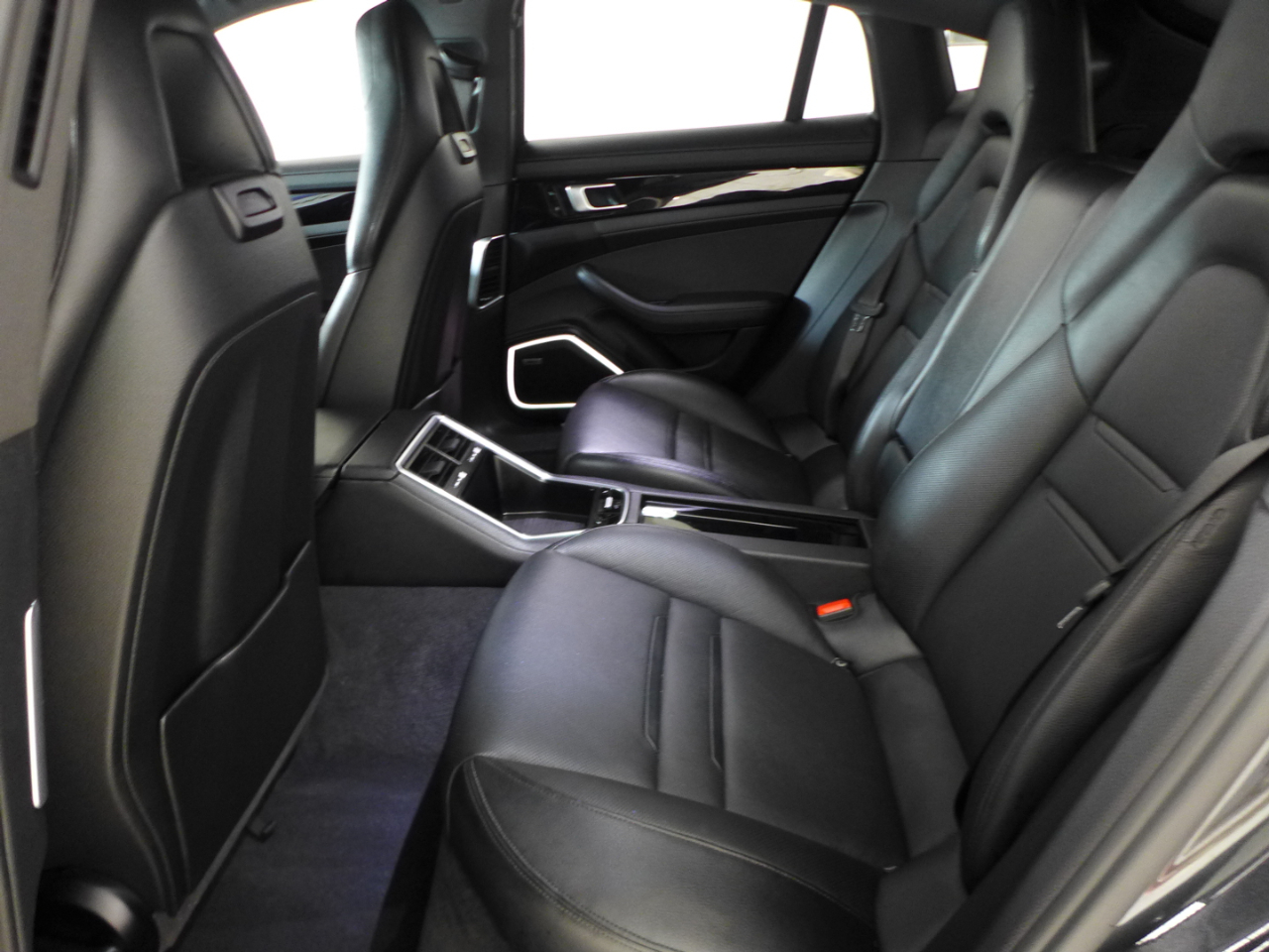 Porsche Panamera 4dr HB 2018