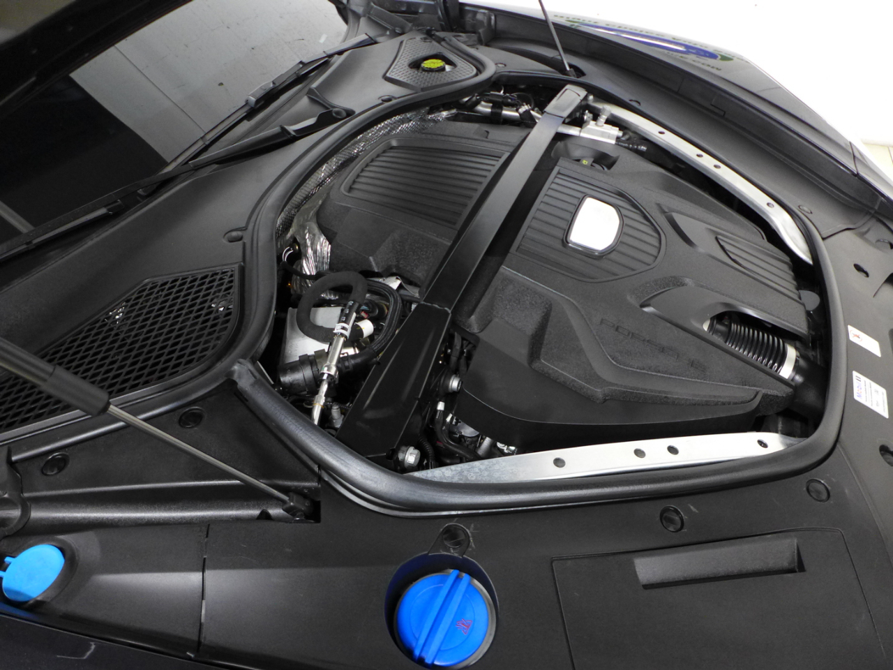 Porsche Panamera 4dr HB 2018