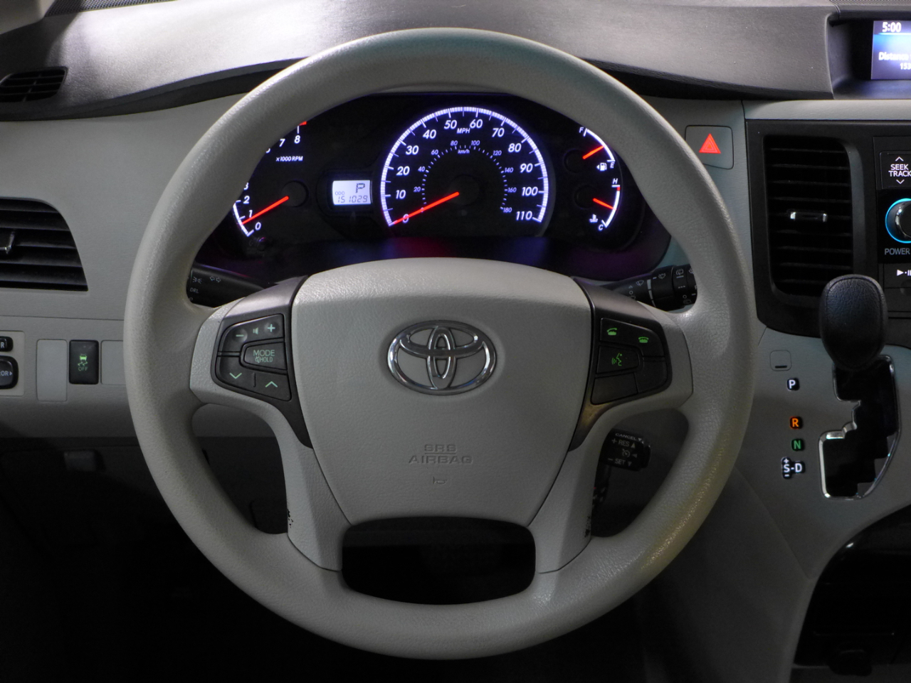 Toyota Sienna LE FWD 8-Passenger V6 2012