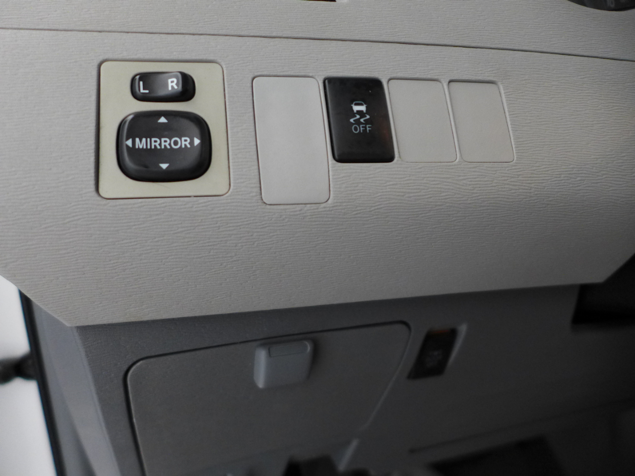 Toyota Sienna LE FWD 8-Passenger V6 2012