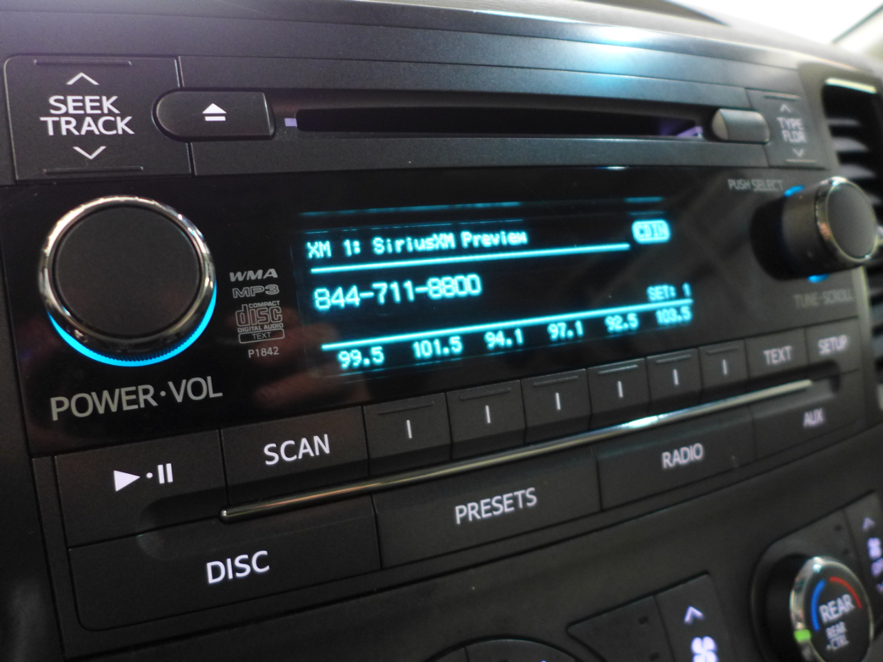 Toyota Sienna LE FWD 8-Passenger V6 2012