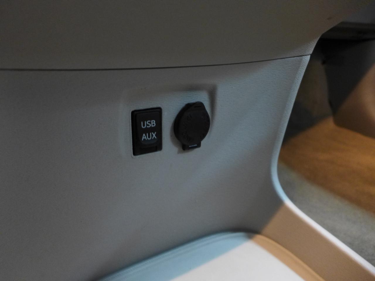 Toyota Sienna LE FWD 8-Passenger V6 2012