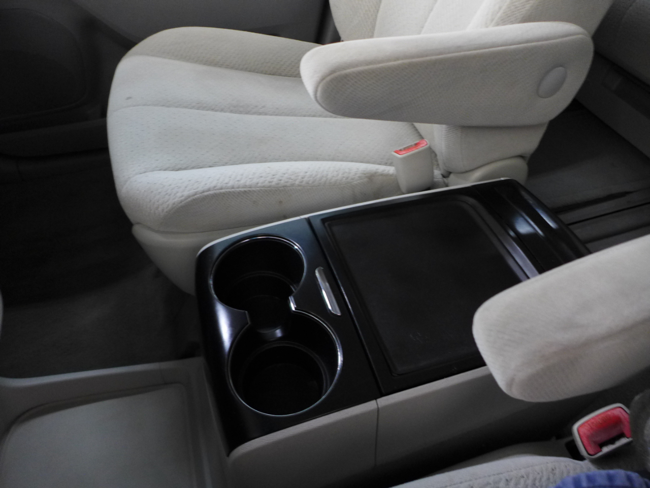 Toyota Sienna LE FWD 8-Passenger V6 2012