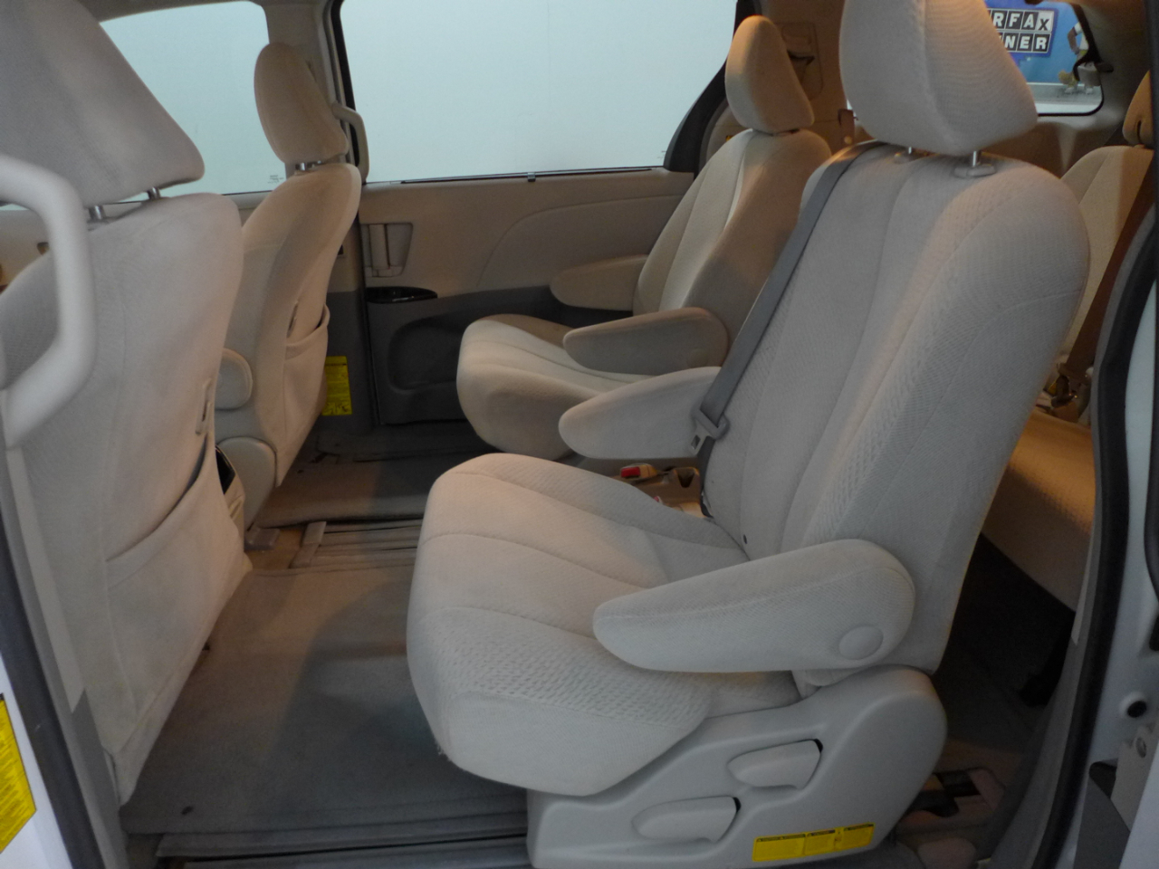 Toyota Sienna LE FWD 8-Passenger V6 2012