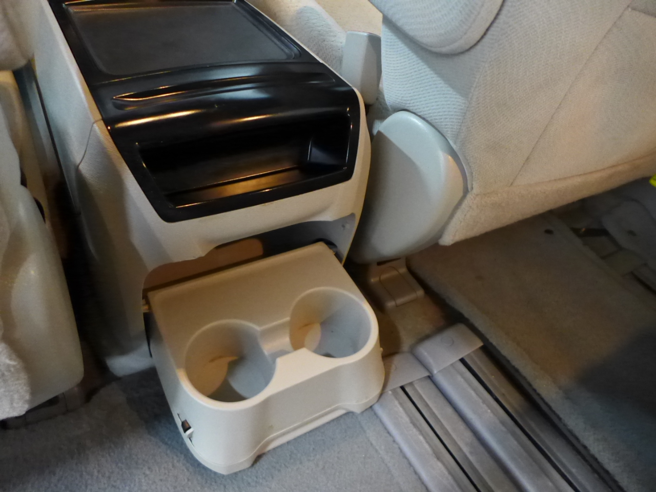 Toyota Sienna LE FWD 8-Passenger V6 2012