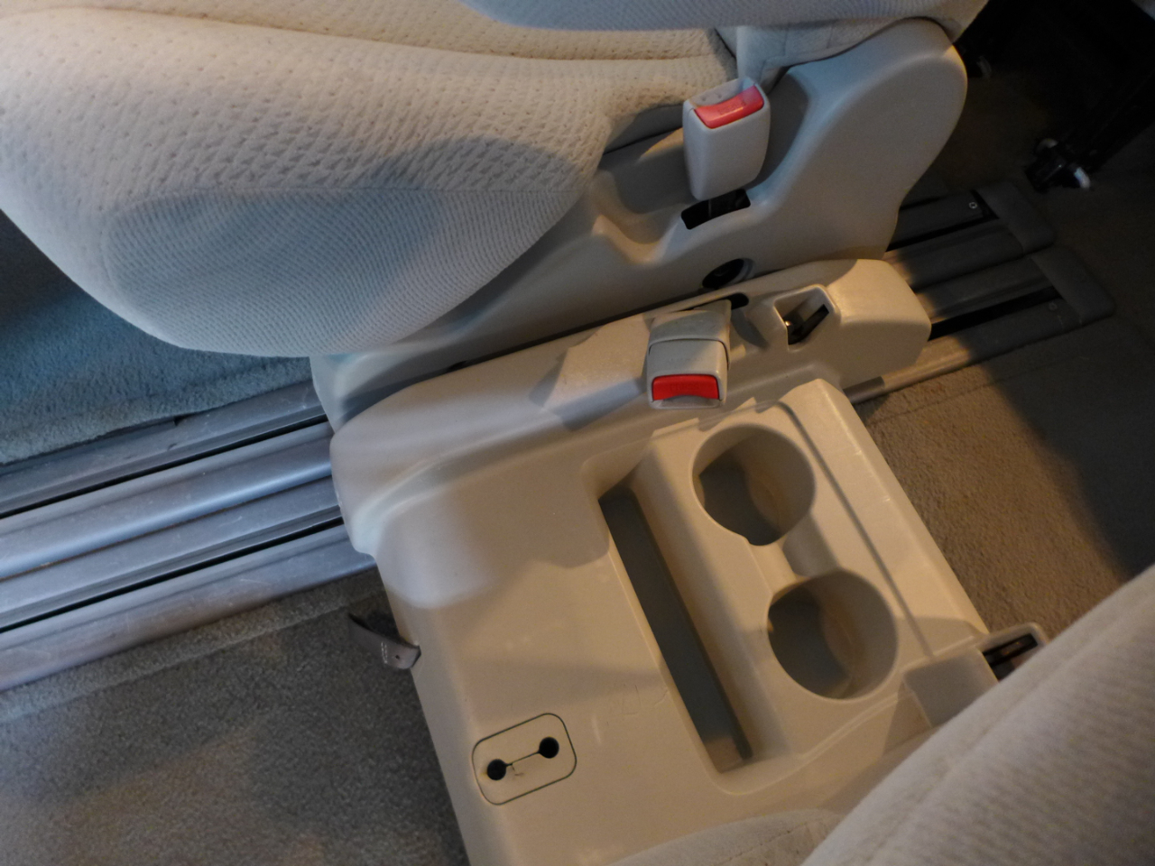 Toyota Sienna LE FWD 8-Passenger V6 2012