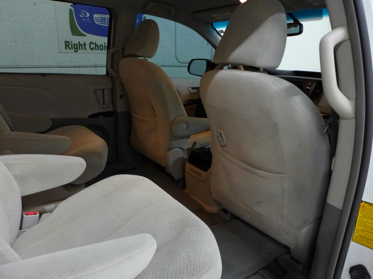 Toyota Sienna LE FWD 8-Passenger V6 2012