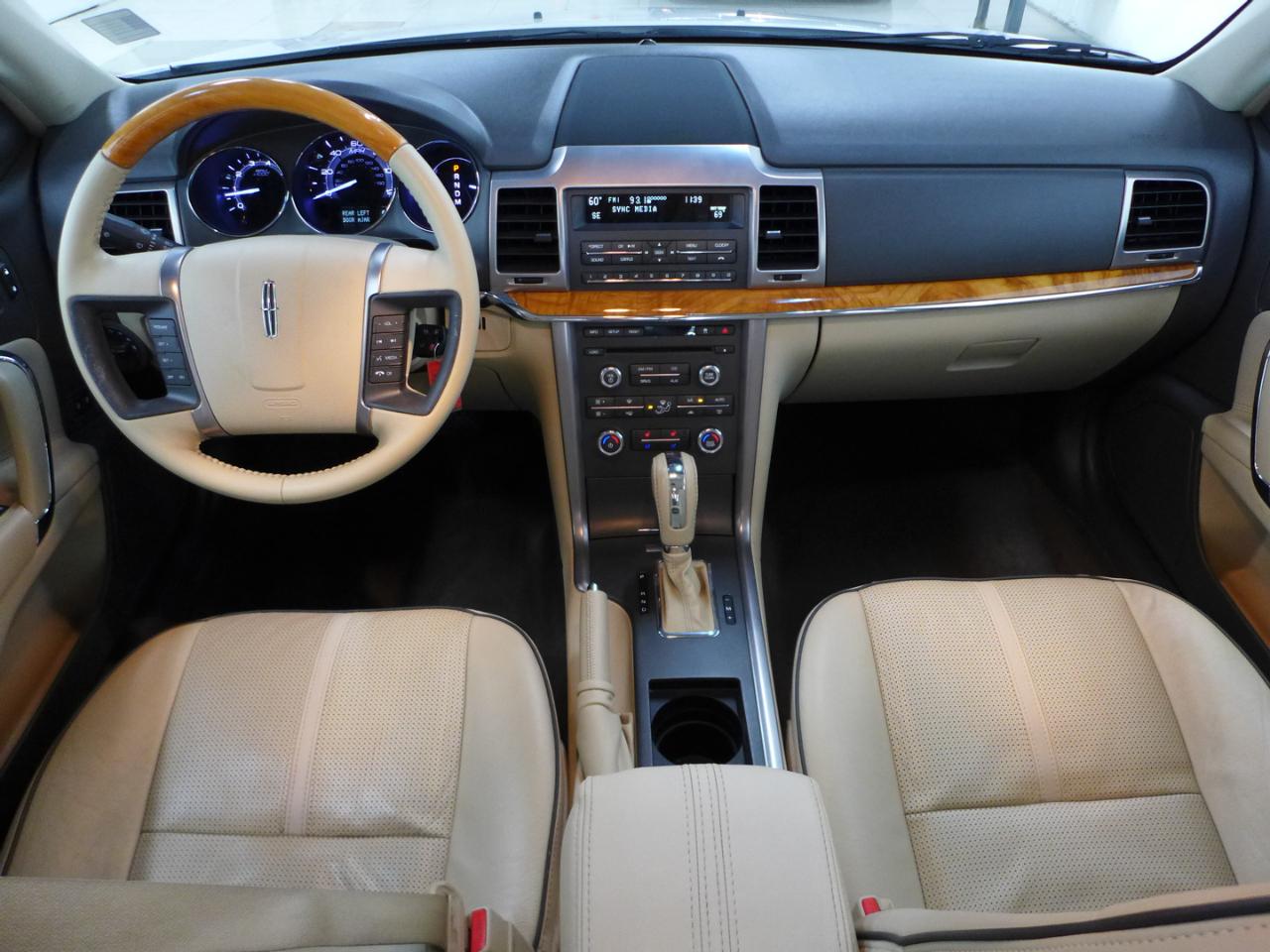 Lincoln MKZ FWD 2011