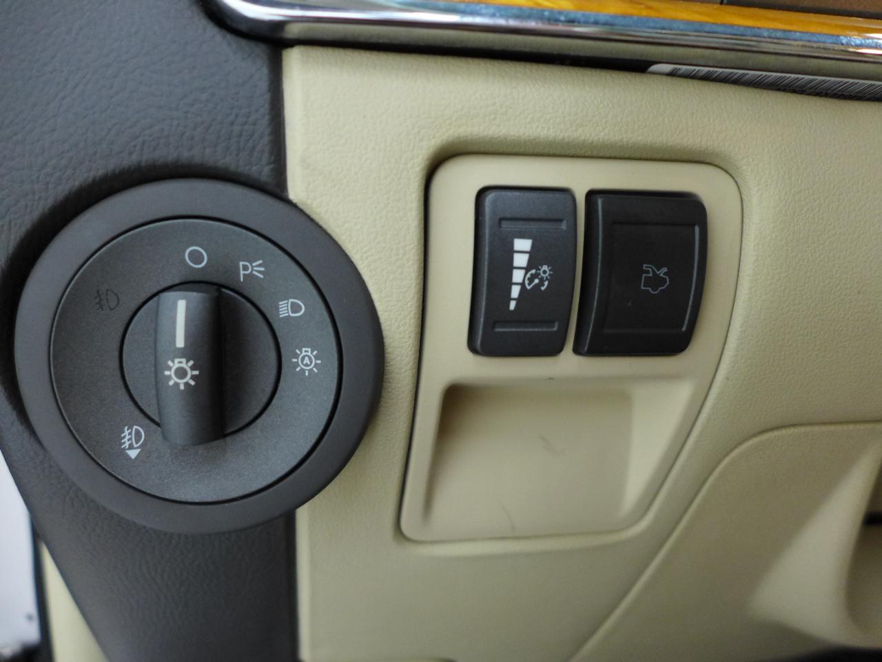 Lincoln MKZ FWD 2011