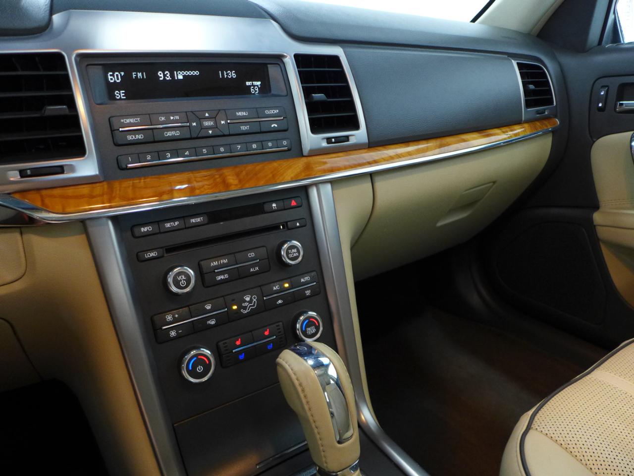 Lincoln MKZ FWD 2011