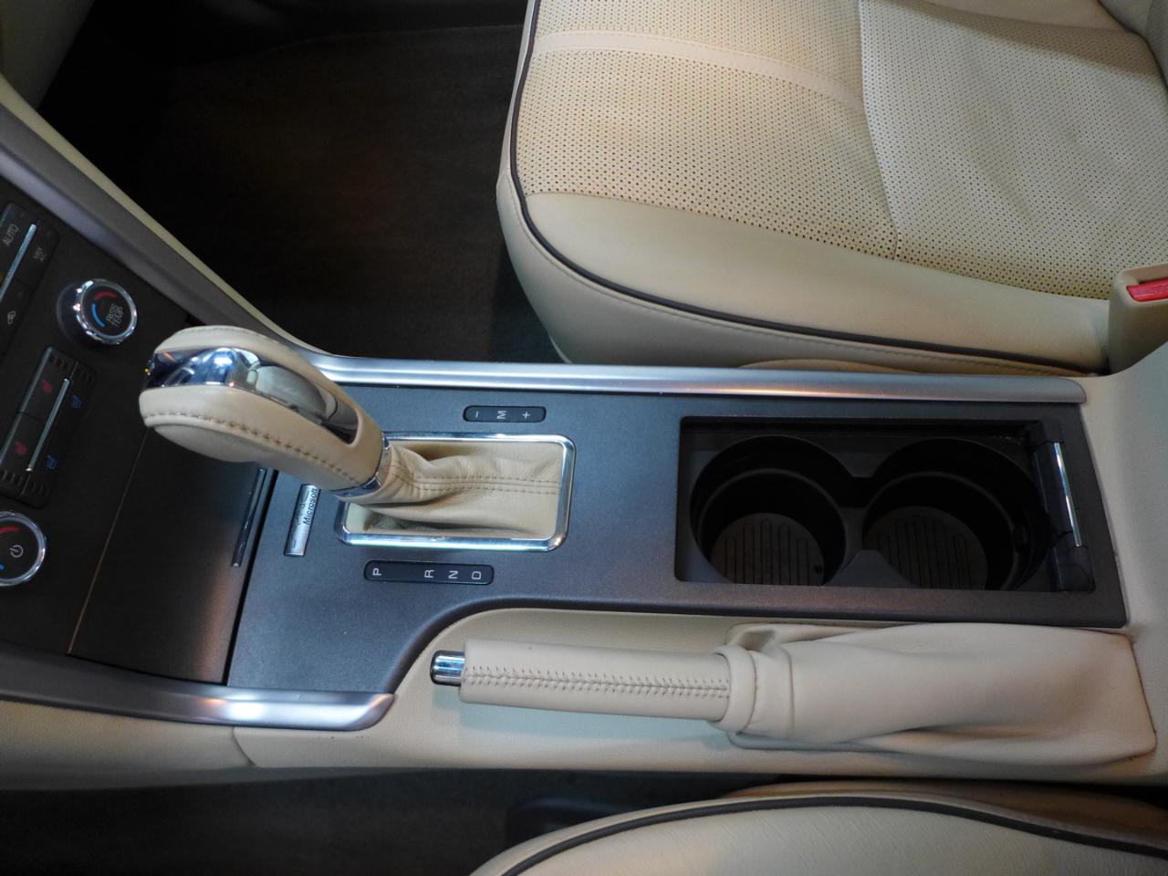 Lincoln MKZ FWD 2011