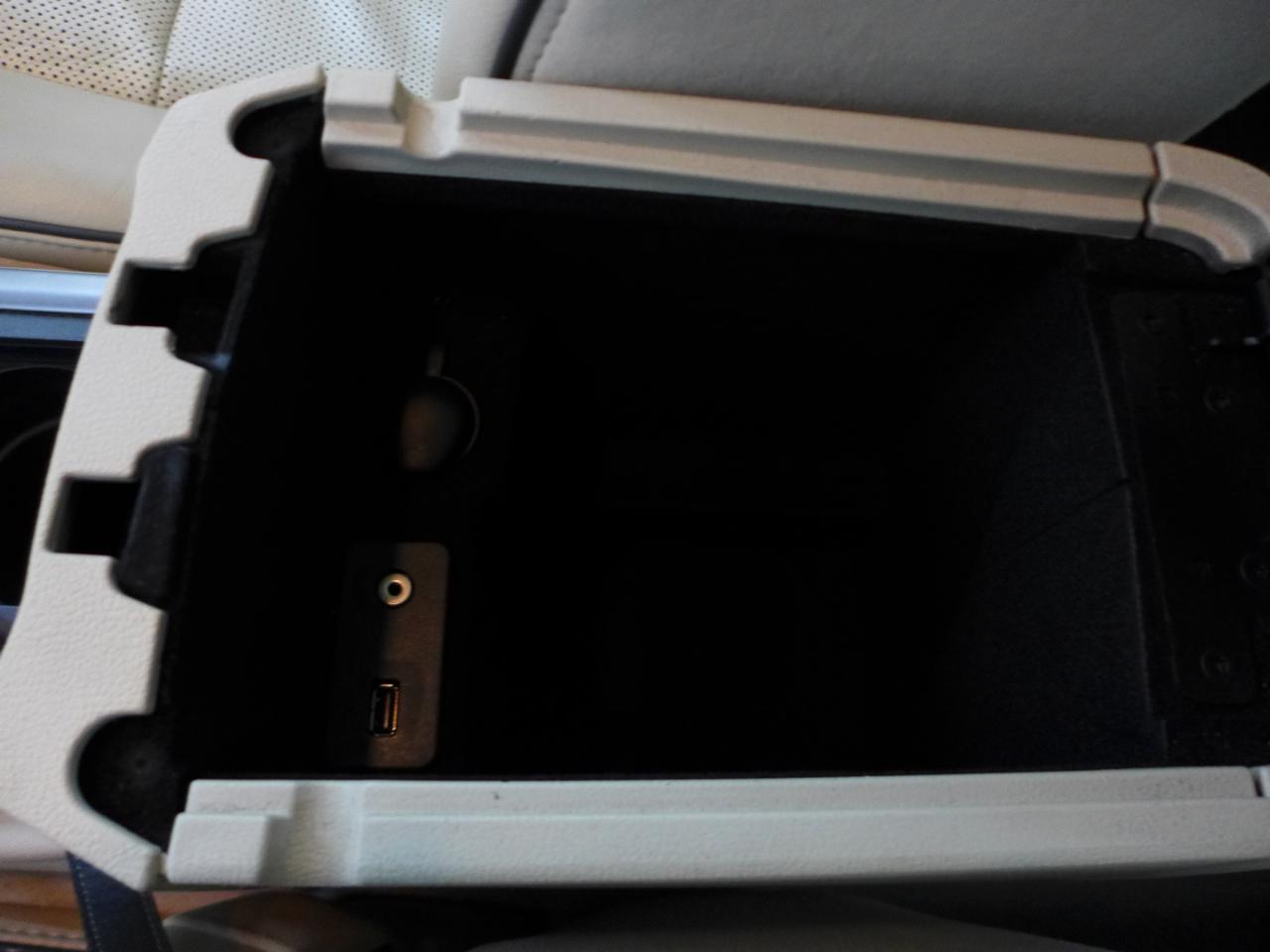 Lincoln MKZ FWD 2011