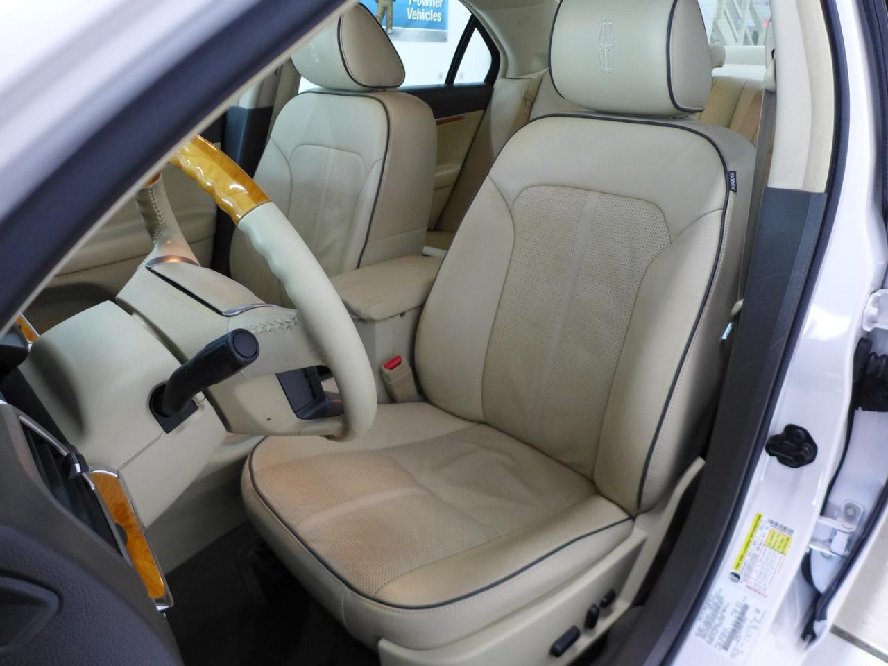 Lincoln MKZ FWD 2011