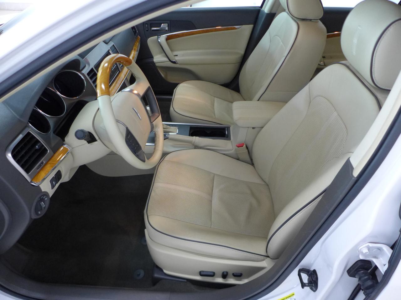 Lincoln MKZ FWD 2011