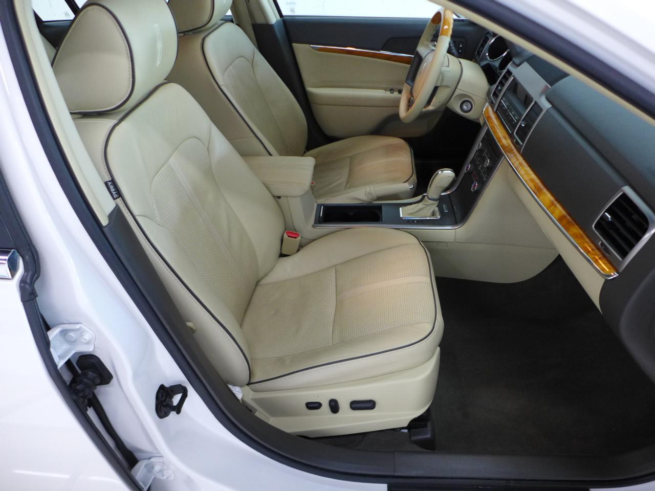 Lincoln MKZ FWD 2011