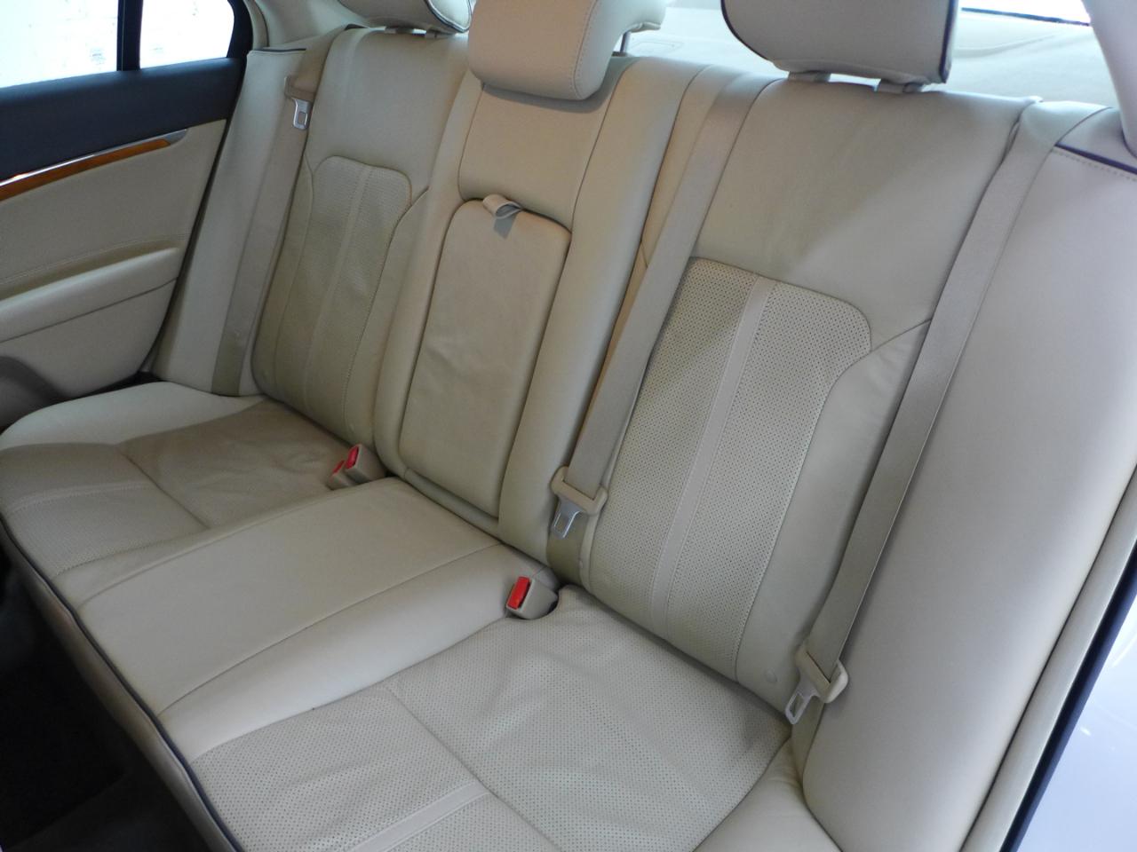 Lincoln MKZ FWD 2011