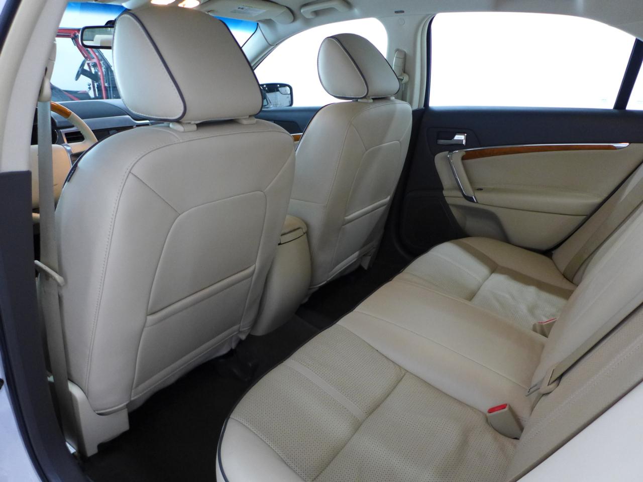 Lincoln MKZ FWD 2011