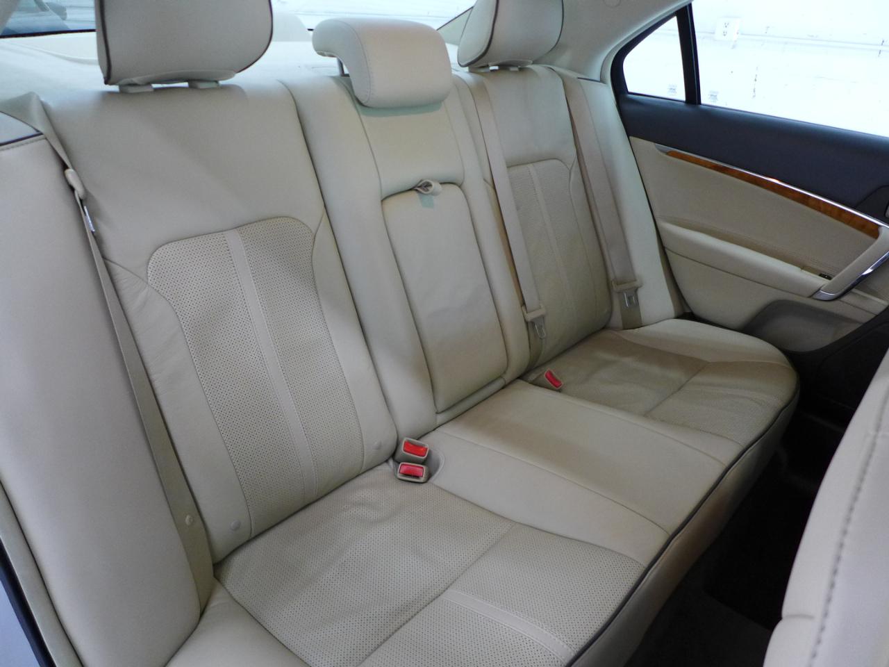 Lincoln MKZ FWD 2011