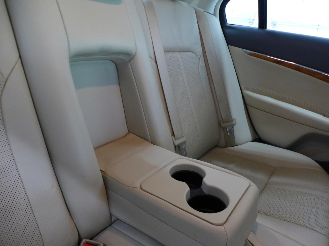 Lincoln MKZ FWD 2011