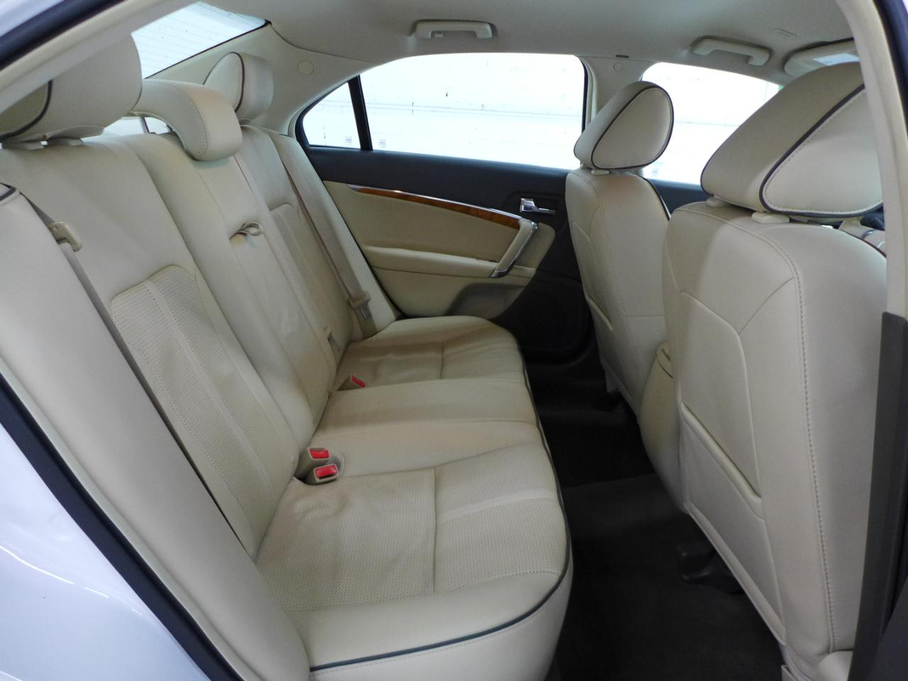 Lincoln MKZ FWD 2011