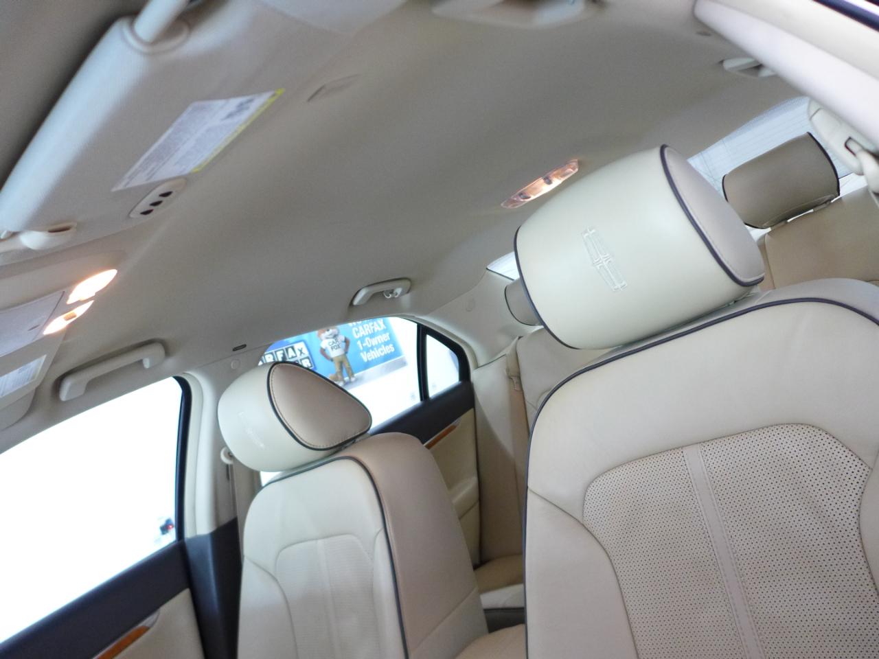 Lincoln MKZ FWD 2011