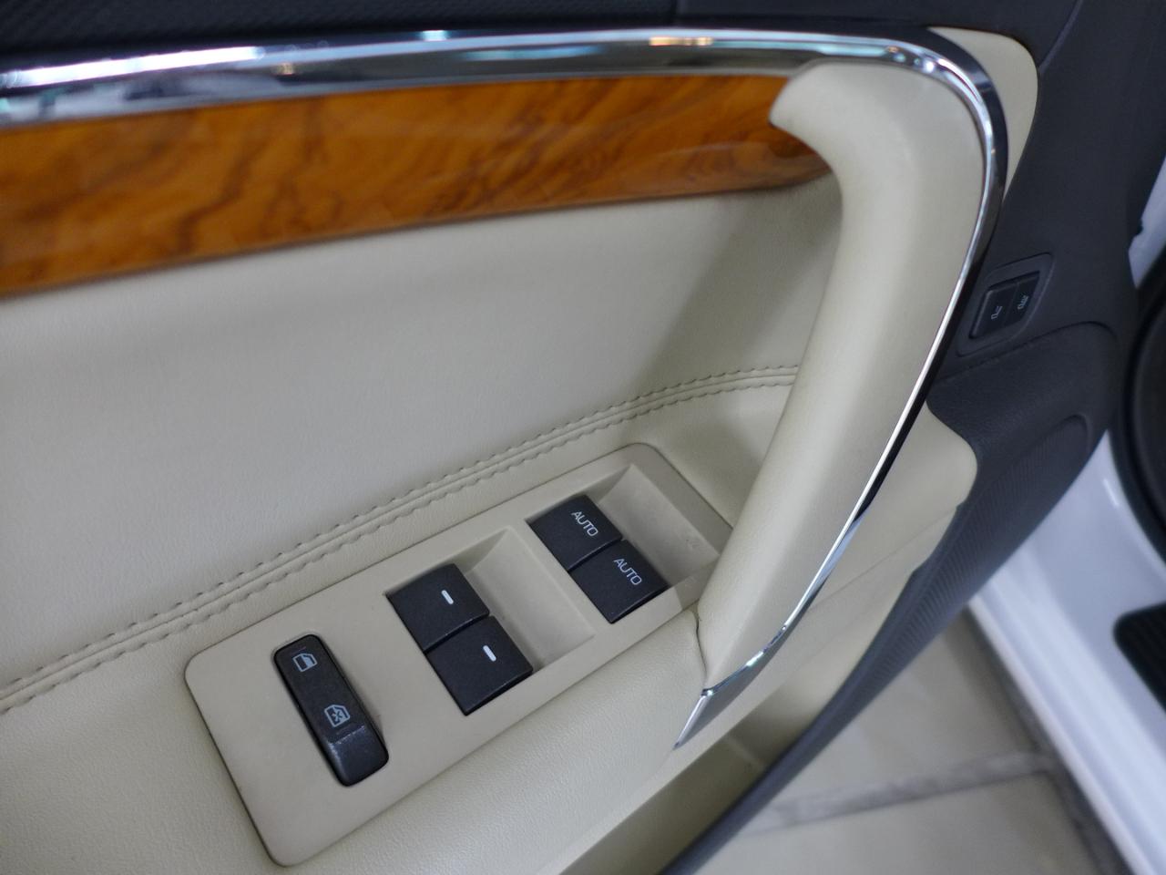 Lincoln MKZ FWD 2011