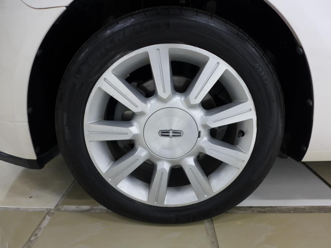 Lincoln MKZ FWD 2011