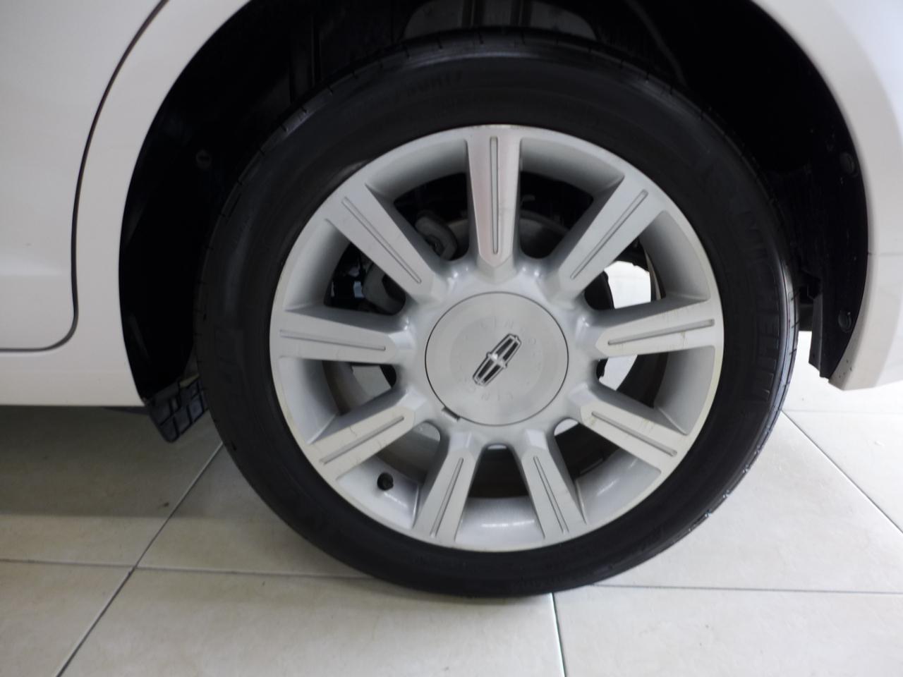 Lincoln MKZ FWD 2011