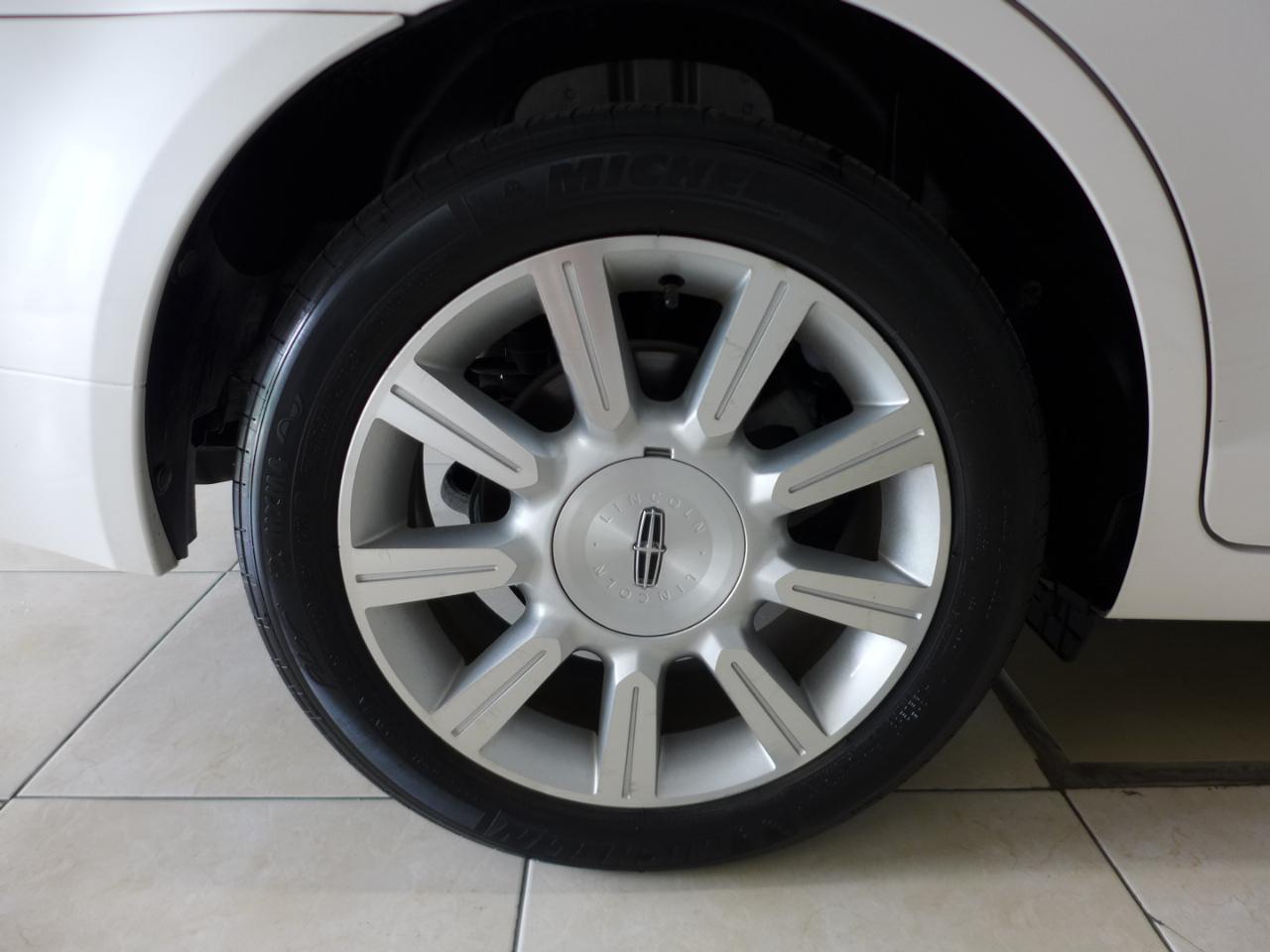 Lincoln MKZ FWD 2011