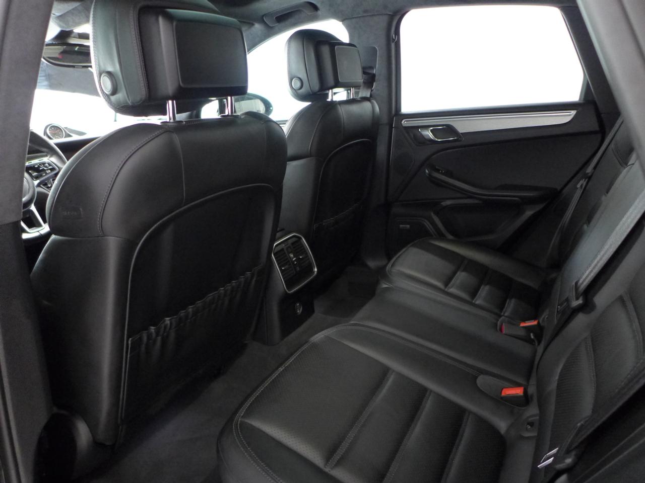 Porsche Macan Turbo 2017