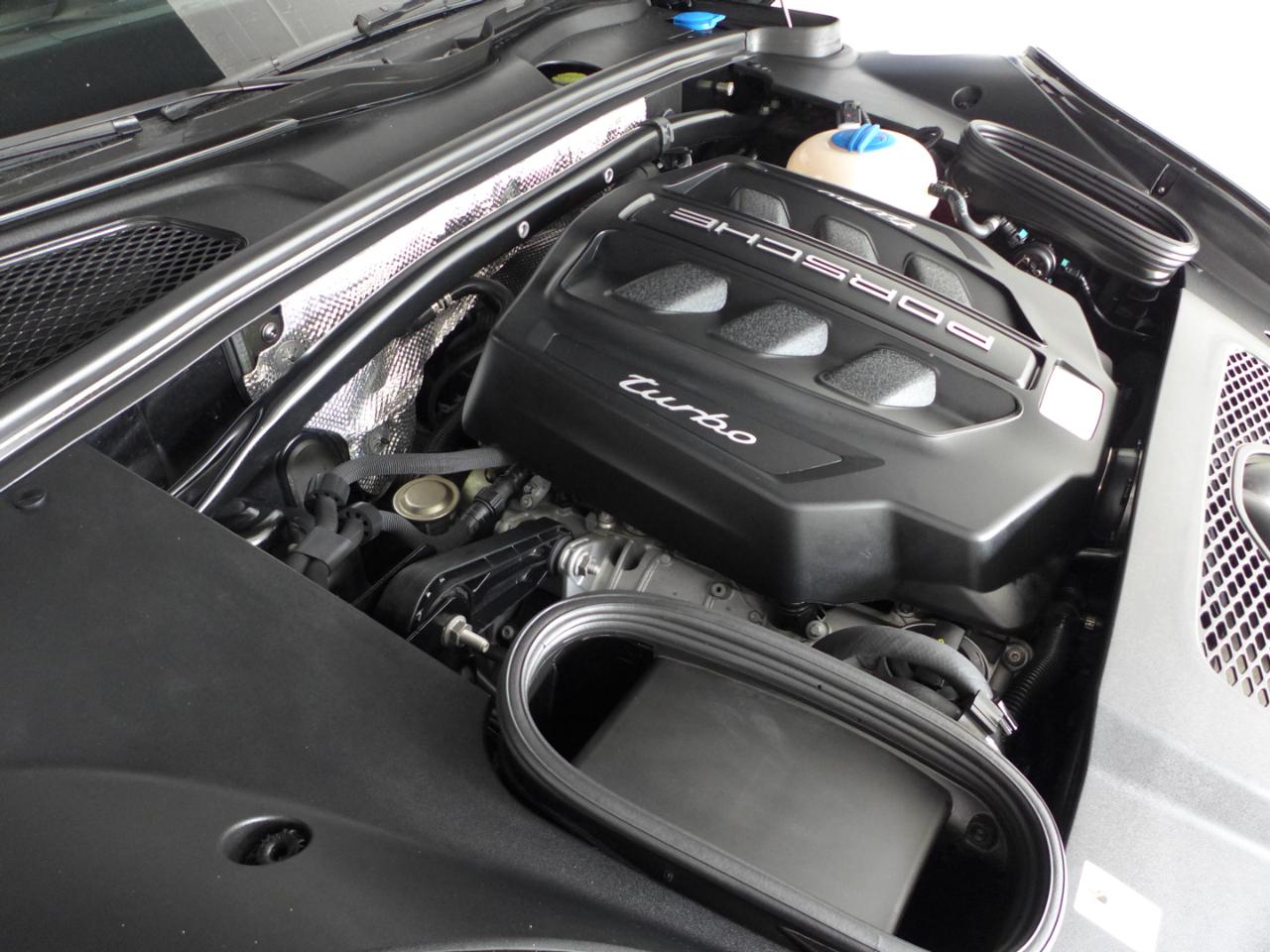 Porsche Macan Turbo 2017
