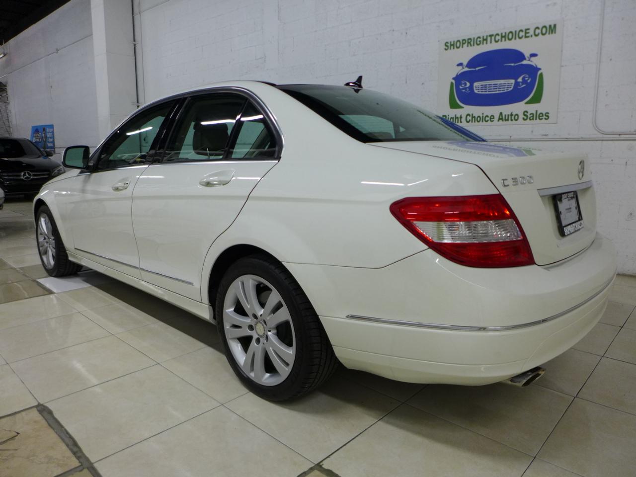 Mercedes-Benz C-Class C300 4MATIC Luxury Sedan 2009