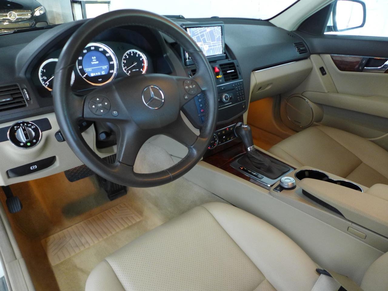 Mercedes-Benz C-Class C300 4MATIC Luxury Sedan 2009