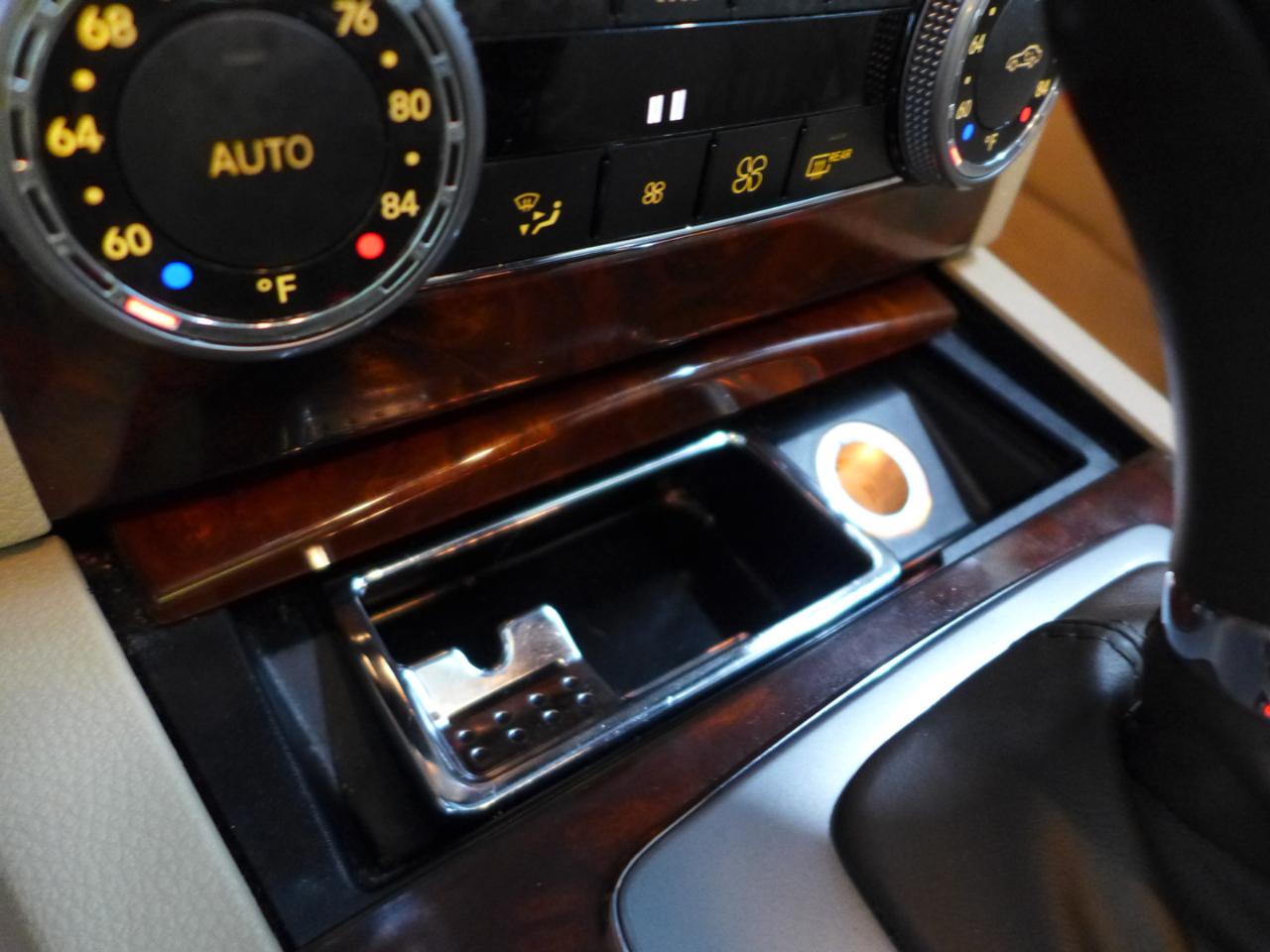 Mercedes-Benz C-Class C300 4MATIC Luxury Sedan 2009