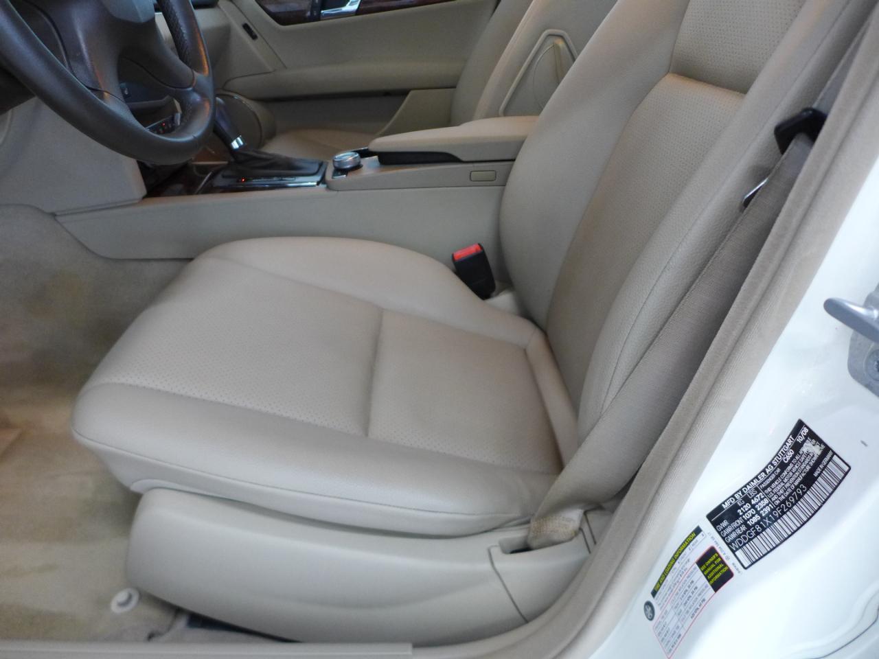 Mercedes-Benz C-Class C300 4MATIC Luxury Sedan 2009