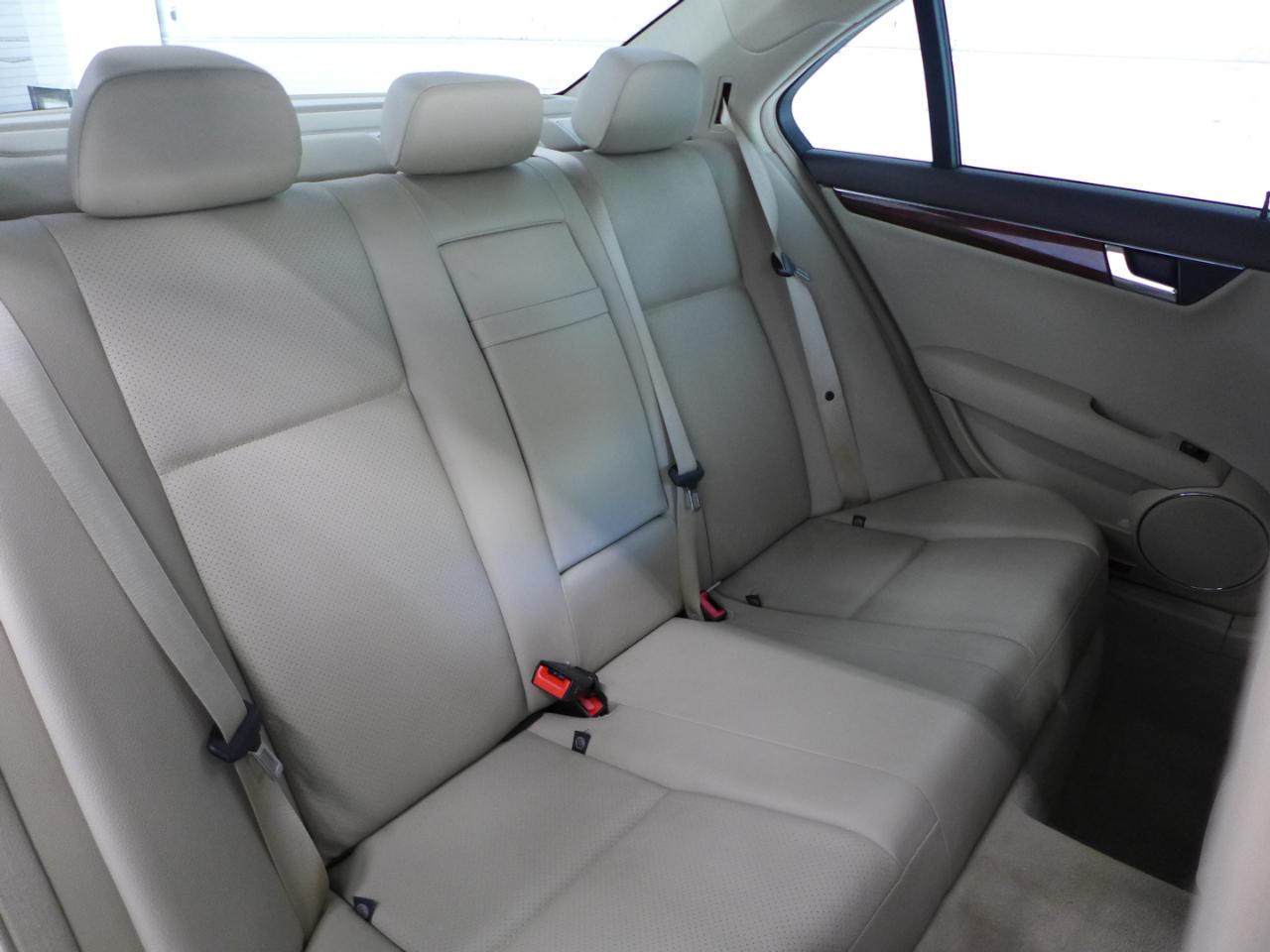 Mercedes-Benz C-Class C300 4MATIC Luxury Sedan 2009