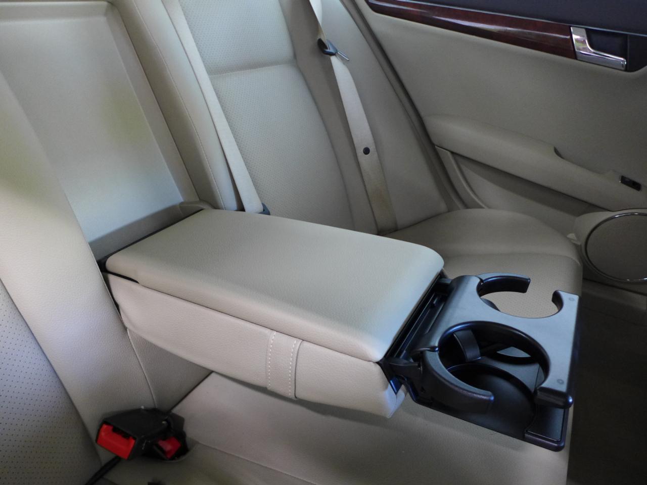 Mercedes-Benz C-Class C300 4MATIC Luxury Sedan 2009