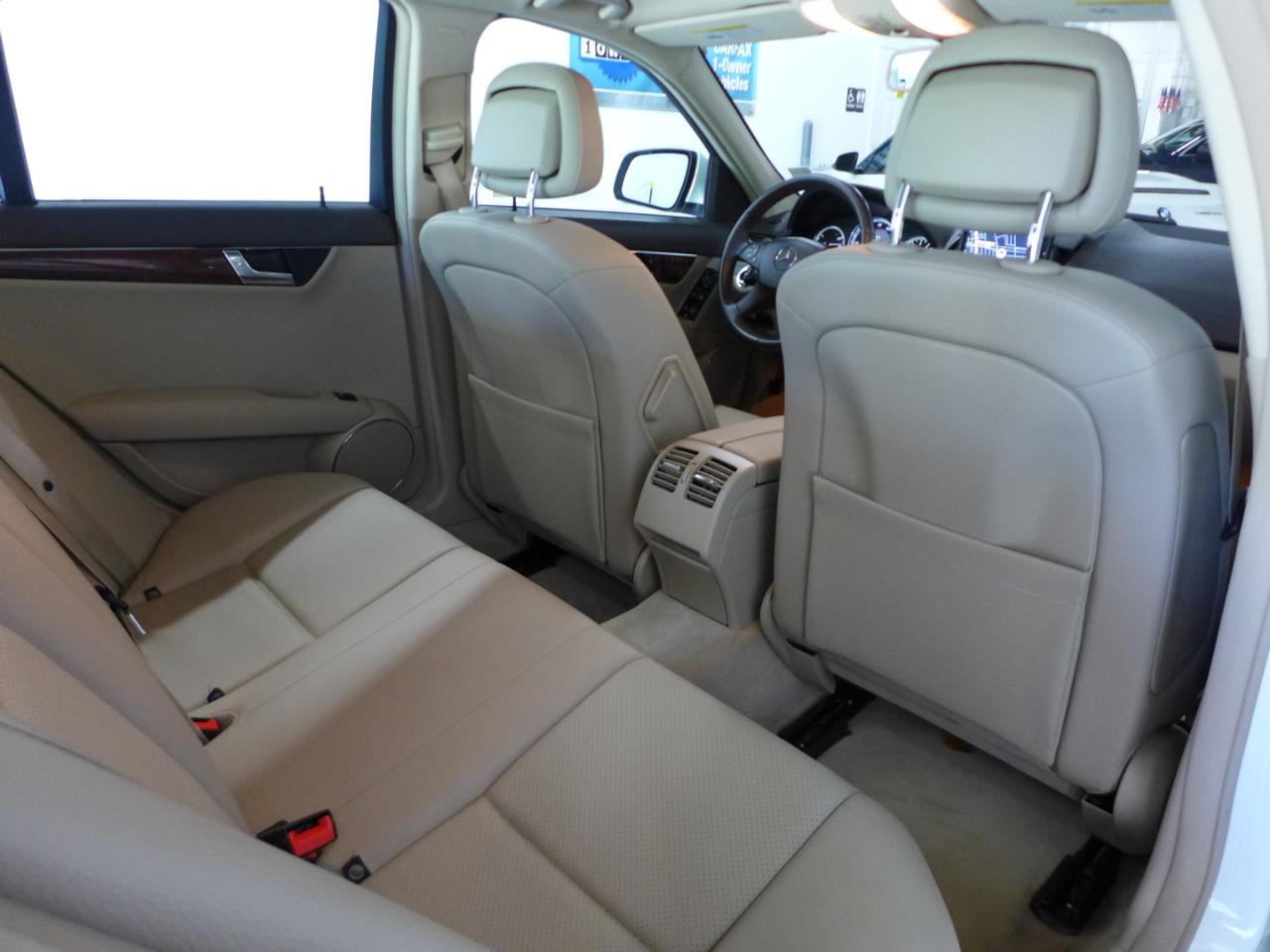 Mercedes-Benz C-Class C300 4MATIC Luxury Sedan 2009
