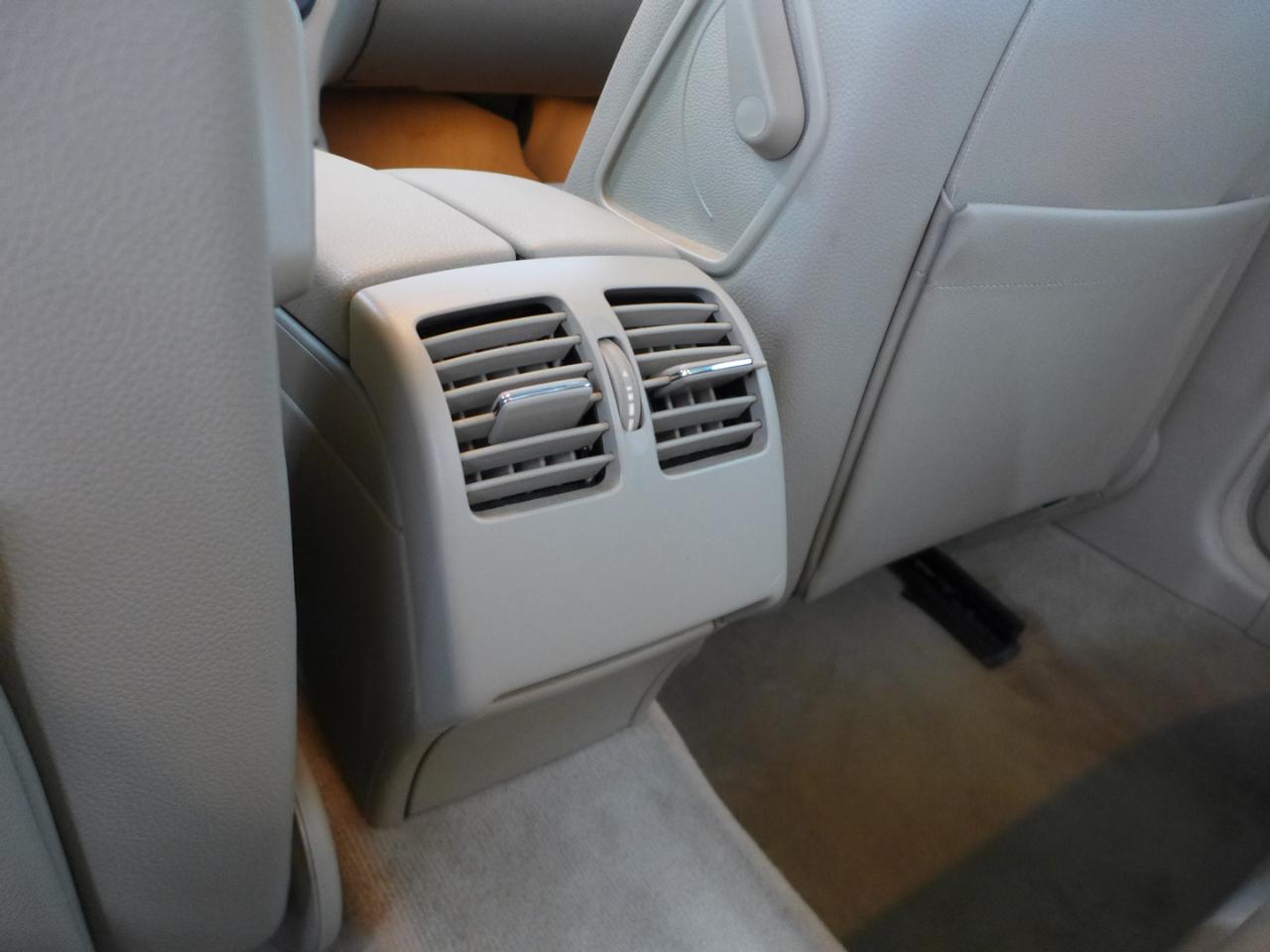 Mercedes-Benz C-Class C300 4MATIC Luxury Sedan 2009