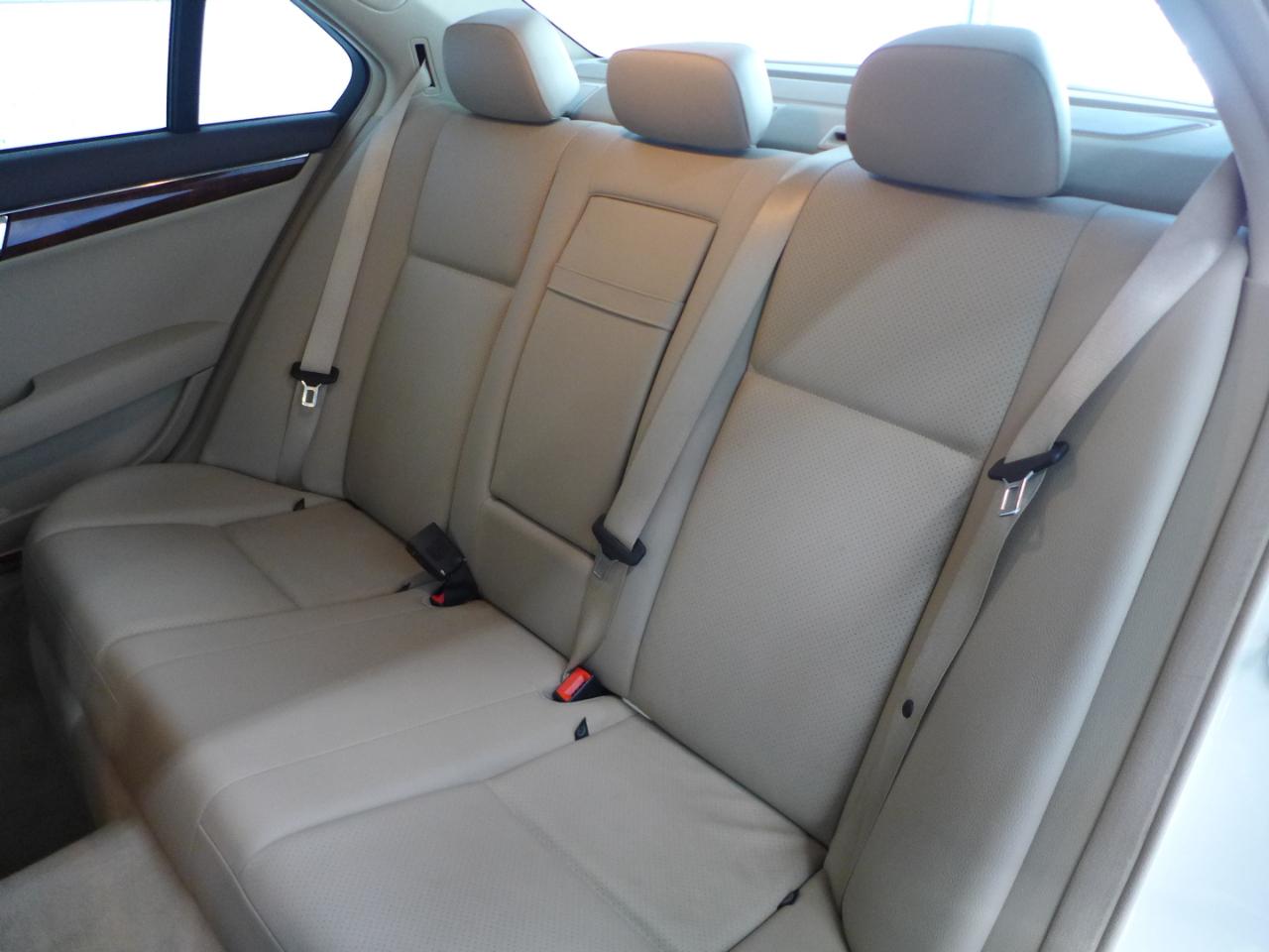 Mercedes-Benz C-Class C300 4MATIC Luxury Sedan 2009