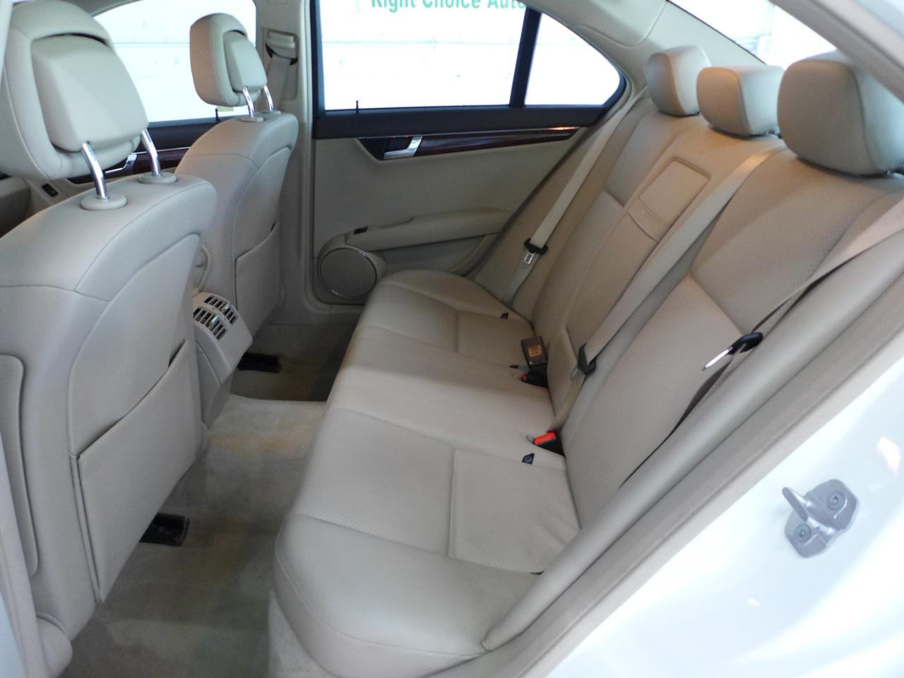 Mercedes-Benz C-Class C300 4MATIC Luxury Sedan 2009