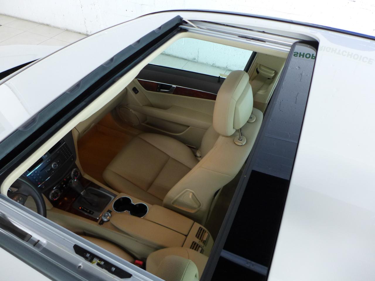 Mercedes-Benz C-Class C300 4MATIC Luxury Sedan 2009