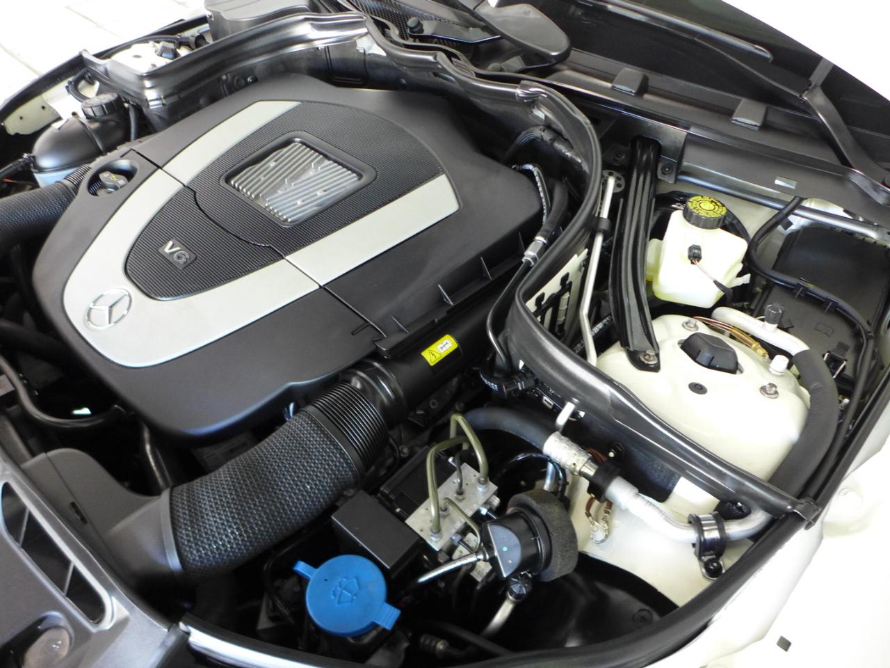 Mercedes-Benz C-Class C300 4MATIC Luxury Sedan 2009