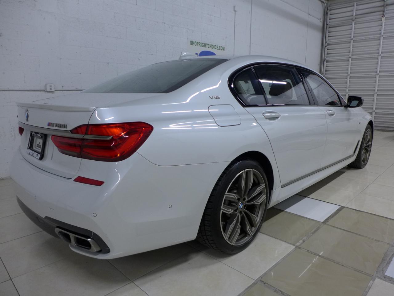 BMW 7-Series M760i xDrive 2019