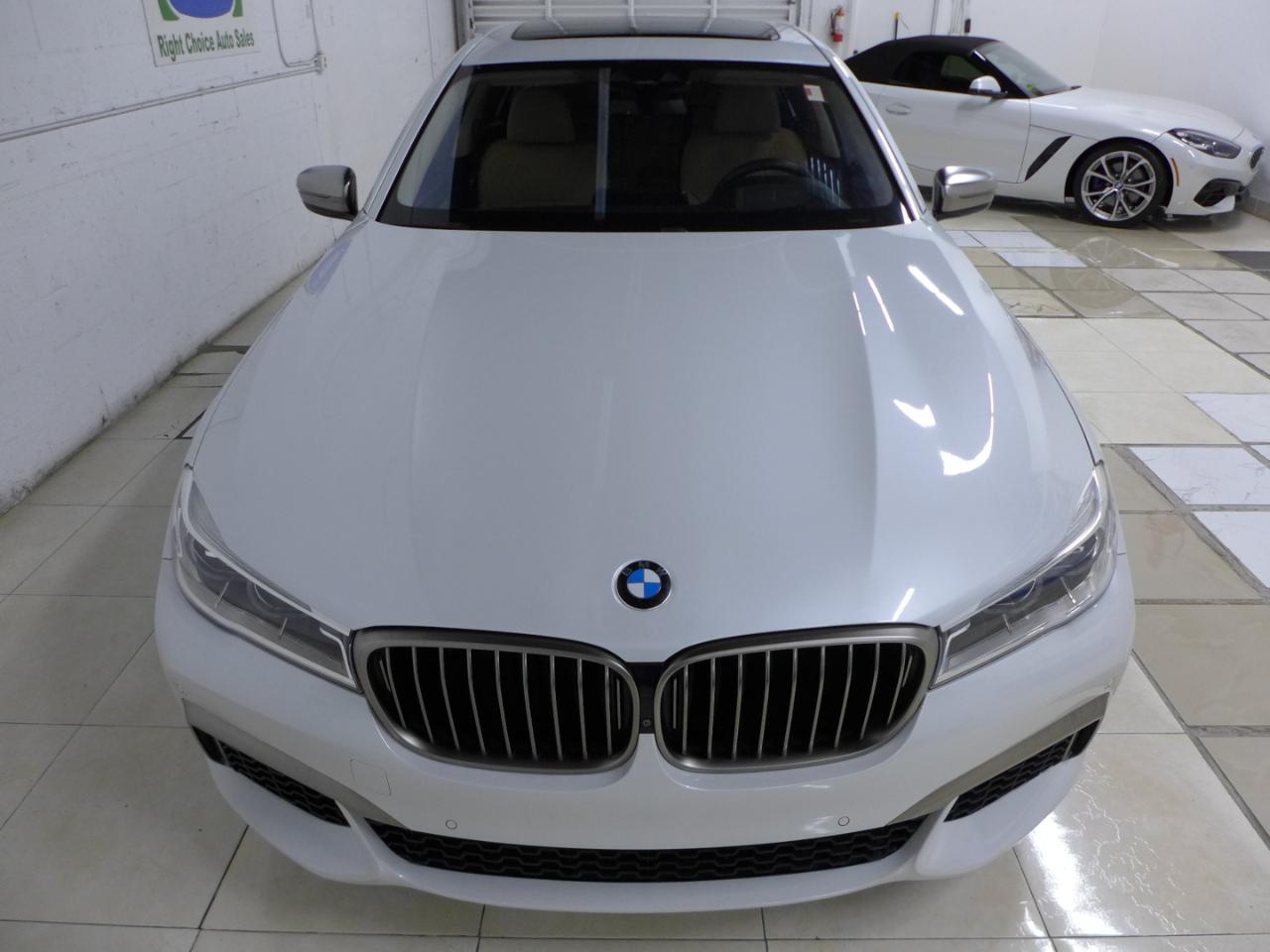 BMW 7-Series M760i xDrive 2019