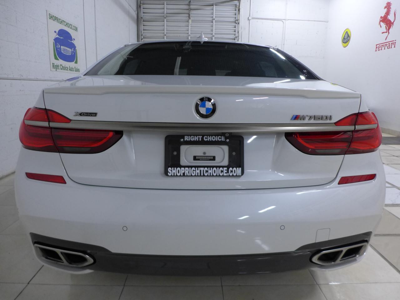 BMW 7-Series M760i xDrive 2019