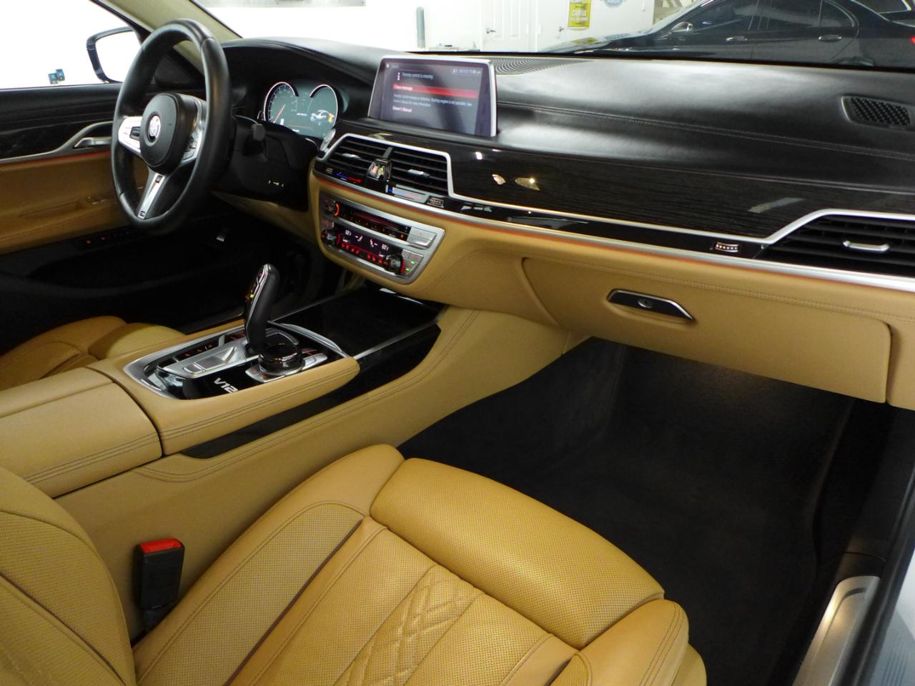 BMW 7-Series M760i xDrive 2019