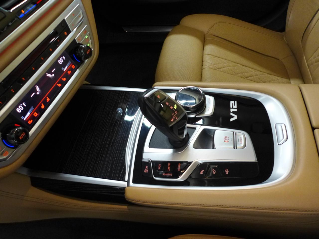 BMW 7-Series M760i xDrive 2019